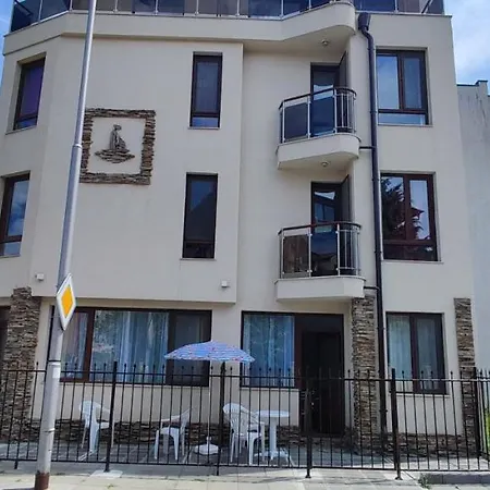 Apartment къща поморини *