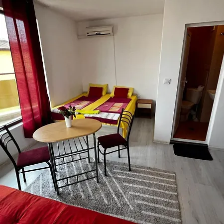 Apartment къща поморини *